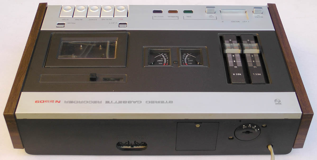 Philips N2509 cassette recorder jaren 70